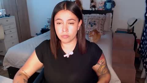 Snapshot of amarat_jolie chatting on 5, 5, 2026 Mila online show from 5, 5, 2026
