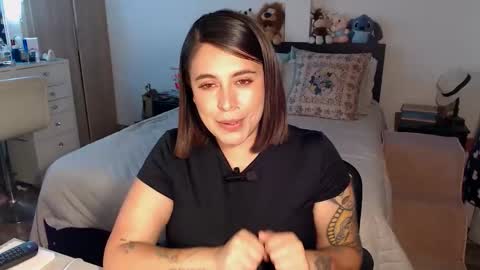 Snapshot of amarat_jolie chatting on 2, 6, 2026 Mila online show from 2, 6, 2026