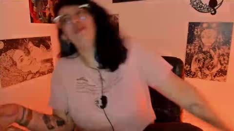 Snapshot of amaryllis_vizcaya chatting on 21, 10, 2025  Katt   online show from 21, 10, 2025