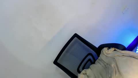 Snapshot of amayahugecock69 chatting on 11, 3, 2025 Annika 25yrs old online show from 11, 3, 2025