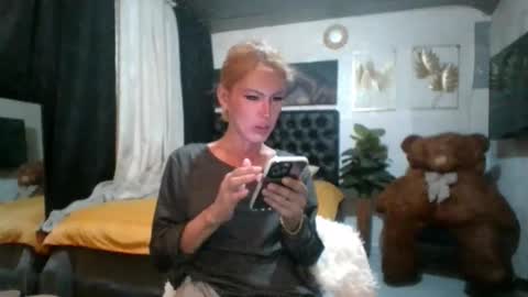 Snapshot of amazingbombshellx chatting on 19, 10, 2025 kendra online show from 19, 10, 2025