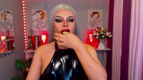 Snapshot of amazingfatcock_ts chatting on 7, 1, 2025 MISS JAZMINE QUEEN OF HELLFIRE online show from 7, 1, 2025