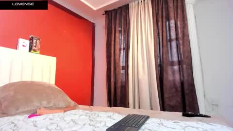 Snapshot of ambaar5 chatting on 10, 9, 2025 Sara  online show from 10, 9, 2025