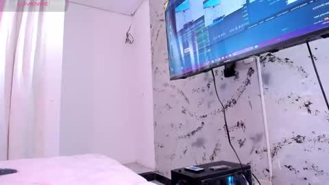 Snapshot of ambaar5 chatting on 8, 10, 2025 Sara  online show from 8, 10, 2025