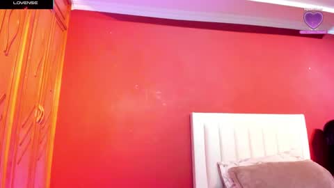 Sara  online show from 4, 12, 2025