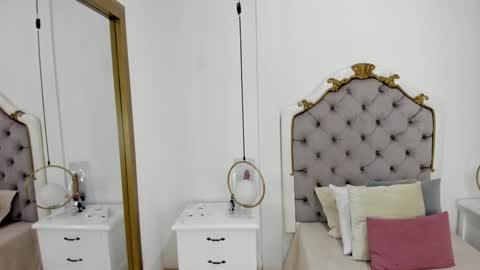 Snapshot of ambar_adamss chatting on 23, 12, 2024 Sara online show from 23, 12, 2024
