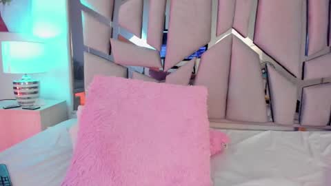 Snapshot of ambar_devon chatting on 23, 12, 2024 online show from 23, 12, 2024