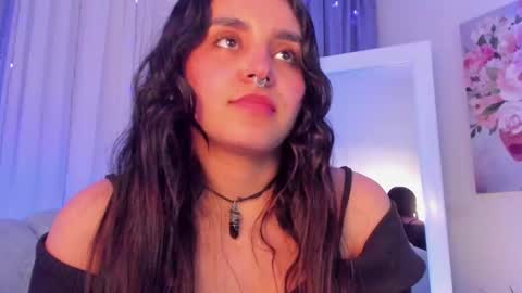 Snapshot of ambar_devon chatting on 8, 1, 2025 online show from 8, 1, 2025