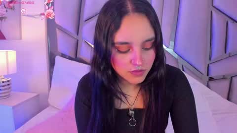 Snapshot of ambar_devon chatting on 13, 1, 2025 online show from 13, 1, 2025