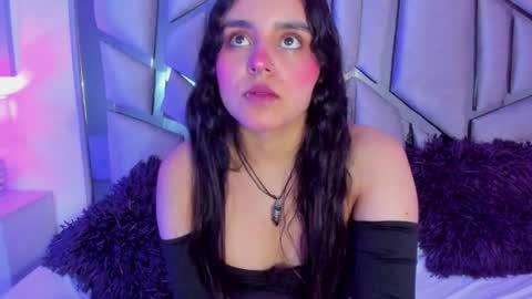 Snapshot of ambar_devon chatting on 1, 3, 2025 online show from 1, 3, 2025
