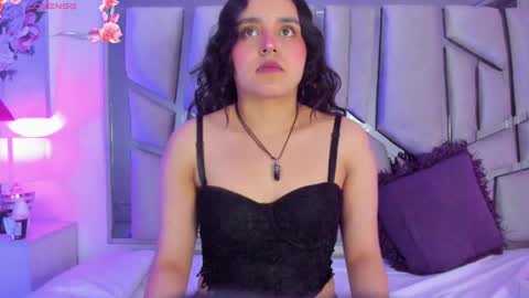 Snapshot of ambar_devon chatting on 4, 3, 2025 online show from 4, 3, 2025