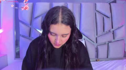 Snapshot of ambar_devon chatting on 5, 3, 2025 online show from 5, 3, 2025
