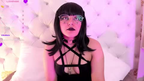 Snapshot of ambar_devon chatting on 29, 9, 2025   online show from 29, 9, 2025