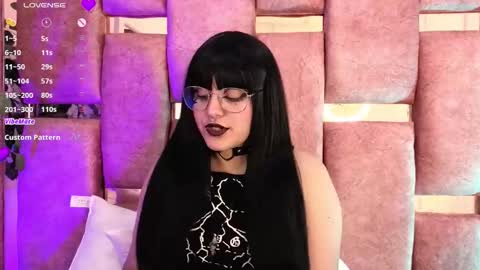 Snapshot of ambar_devon chatting on 25, 10, 2025   online show from 25, 10, 2025