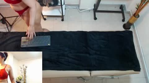 Ambar Jones online show from 8, 11, 2025