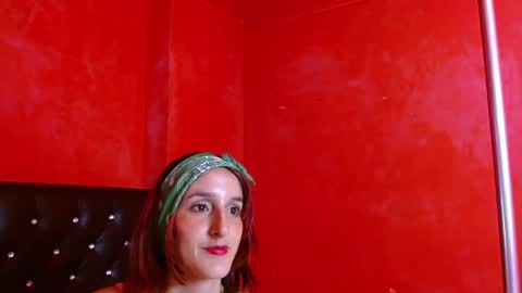 Snapshot of ambar_roux1 chatting on 1, 3, 2025 ambar_roux1 online show from 1, 3, 2025