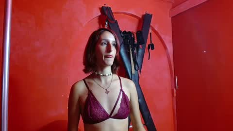 Snapshot of ambar_roux1 chatting on 3, 3, 2025 ambar_roux1 online show from 3, 3, 2025