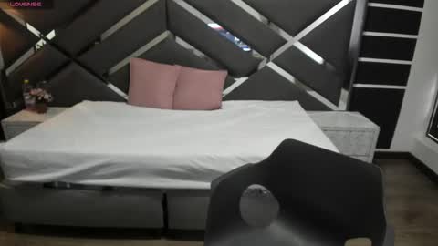 Ambar Ross online show from 16, 1, 2026