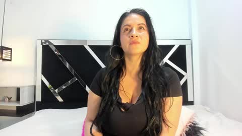 Snapshot of ambbermoon chatting on 28, 1, 2025   online show from 28, 1, 2025