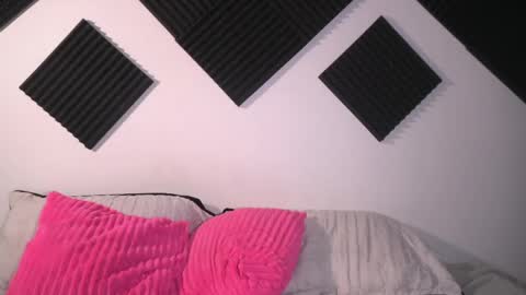 Snapshot of ambeer_rousess chatting on 12, 4, 2026 Amber online show from 12, 4, 2026