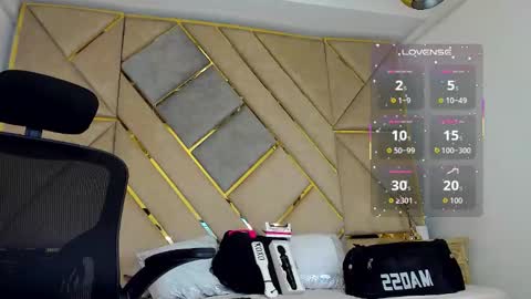 Snapshot of amber_adams_ chatting on 12, 10, 2025 Amber  online show from 12, 10, 2025