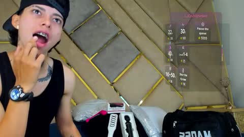 Snapshot of amber_adams_ chatting on 20, 10, 2025 Amber  online show from 20, 10, 2025