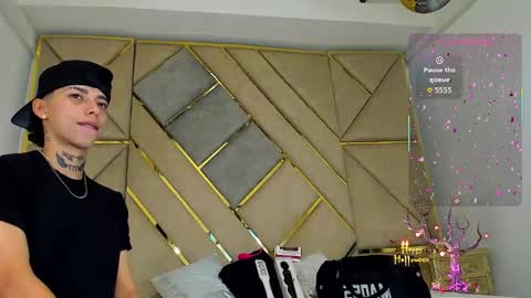 Snapshot of amber_adams_ chatting on 25, 10, 2025 Amber  online show from 25, 10, 2025