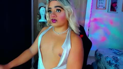 Amber sofia  pitter online show from 15, 5, 2026
