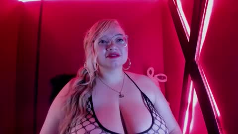 Snapshot of amber_bunnyx chatting on 22, 10, 2025 amber_bunnyx online show from 22, 10, 2025