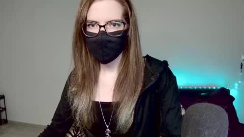 Amber non-nude model online show from 2, 3, 2026