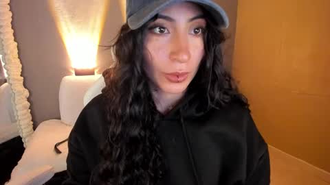 Snapshot of amber_curly chatting on 1, 3, 2025 amber_curly online show from 1, 3, 2025