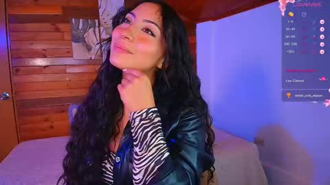 Snapshot of amber_curly chatting on 14, 10, 2025 amber_curly online show from 14, 10, 2025