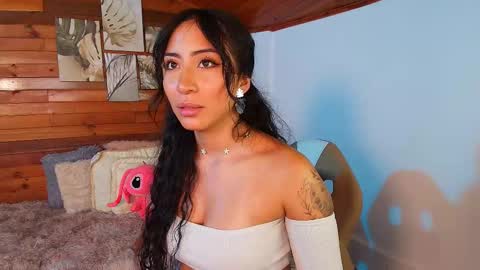 Snapshot of amber_curly chatting on 22, 10, 2025 amber_curly online show from 22, 10, 2025