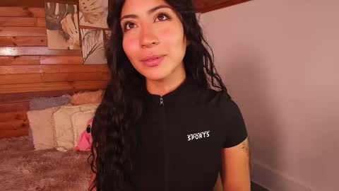 Snapshot of amber_curly chatting on 8, 11, 2025 amber_curly online show from 8, 11, 2025