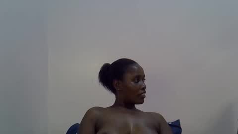 Snapshot of amber_cutie2 chatting on 3, 10, 2025 amber_cutie2 online show from 3, 10, 2025