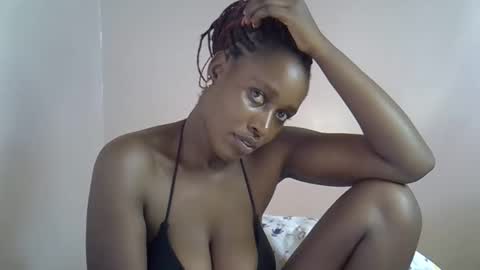 Snapshot of amber_cutie2 chatting on 28, 10, 2025 amber_cutie2 online show from 28, 10, 2025