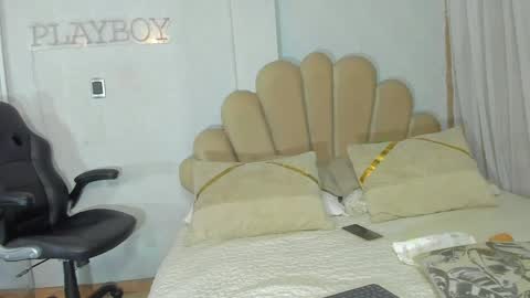 amber_harriis online show from 23, 4, 2026