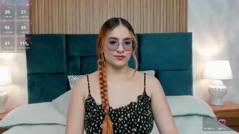 Snapshot of amber_kiss_ chatting on 29, 9, 2025 Emily online show from 29, 9, 2025