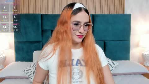 Snapshot of amber_kiss_ chatting on 13, 10, 2025 Emily online show from 13, 10, 2025