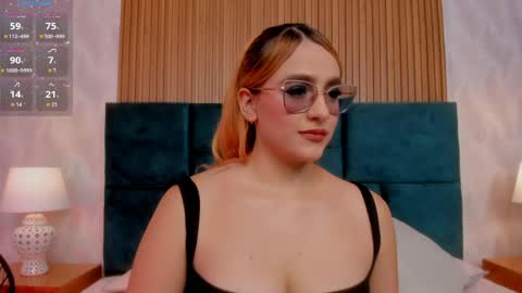 Snapshot of amber_kiss_ chatting on 1, 4, 2026 Emily online show from 1, 4, 2026