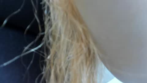 Snapshot of amber_kiss_ chatting on 18, 4, 2026 Emily online show from 18, 4, 2026