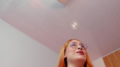 Snapshot of amber_kiss_ chatting on 22, 5, 2026 Emily online show from 22, 5, 2026