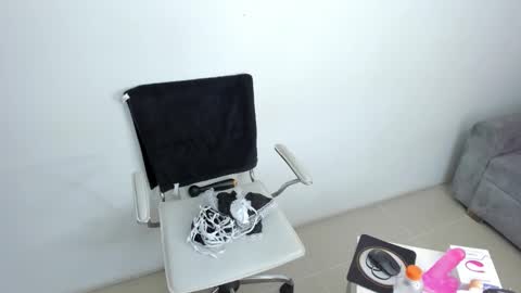 Snapshot of amber_martinezz chatting on 25, 2, 2025 ammber online show from 25, 2, 2025