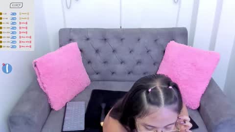 Snapshot of amber_martinezz chatting on 6, 3, 2025 ammber online show from 6, 3, 2025