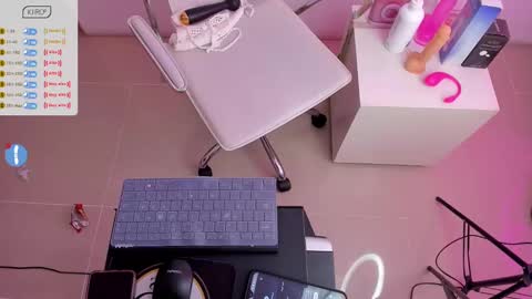 Snapshot of amber_martinezz chatting on 8, 3, 2025 ammber online show from 8, 3, 2025