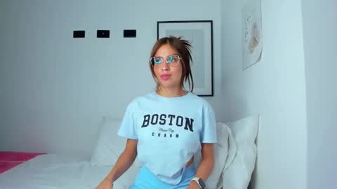 Snapshot of amber_rhus chatting on 22, 9, 2025 Luci Reyes online show from 22, 9, 2025