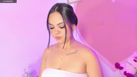 amber_white25 online show from 14, 12, 2024