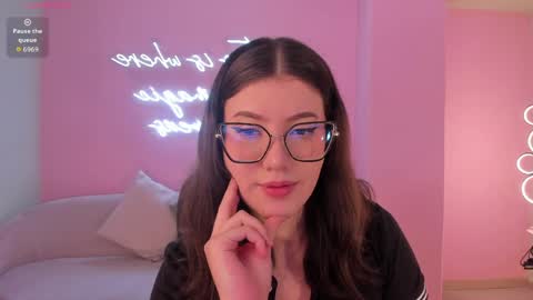 Snapshot of amberfarrell chatting on 10, 4, 2026 Amber online show from 10, 4, 2026