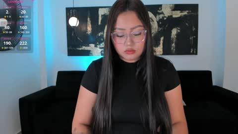 Snapshot of amberlewis_ chatting on 4, 2, 2025 Amber online show from 4, 2, 2025