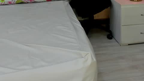 Amber Onassis online show from 5, 2, 2026